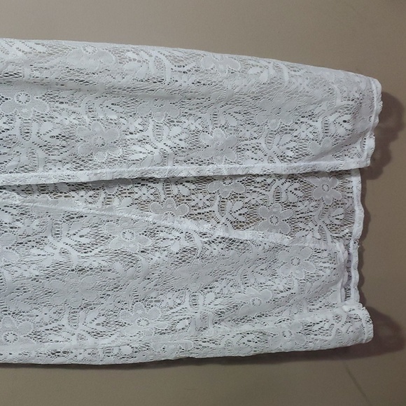 Charlotte Russe Elegant White Lace Skirt Size Small - Picture 3 of 6